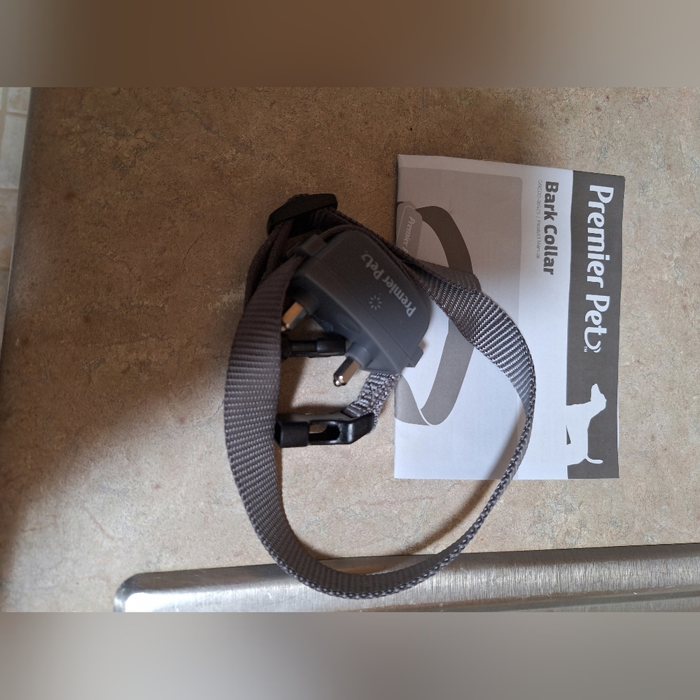 A Brand new bark collar